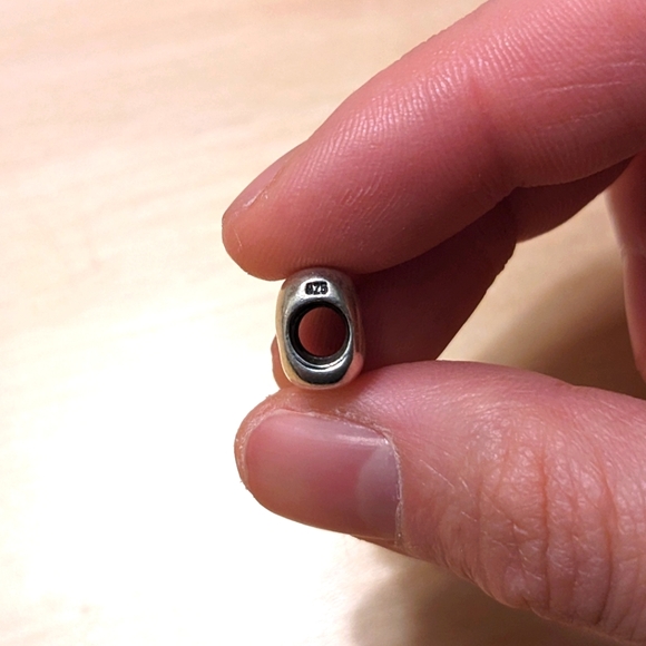 Pandora Chinese symbol 'peace' - Picture 3 of 3